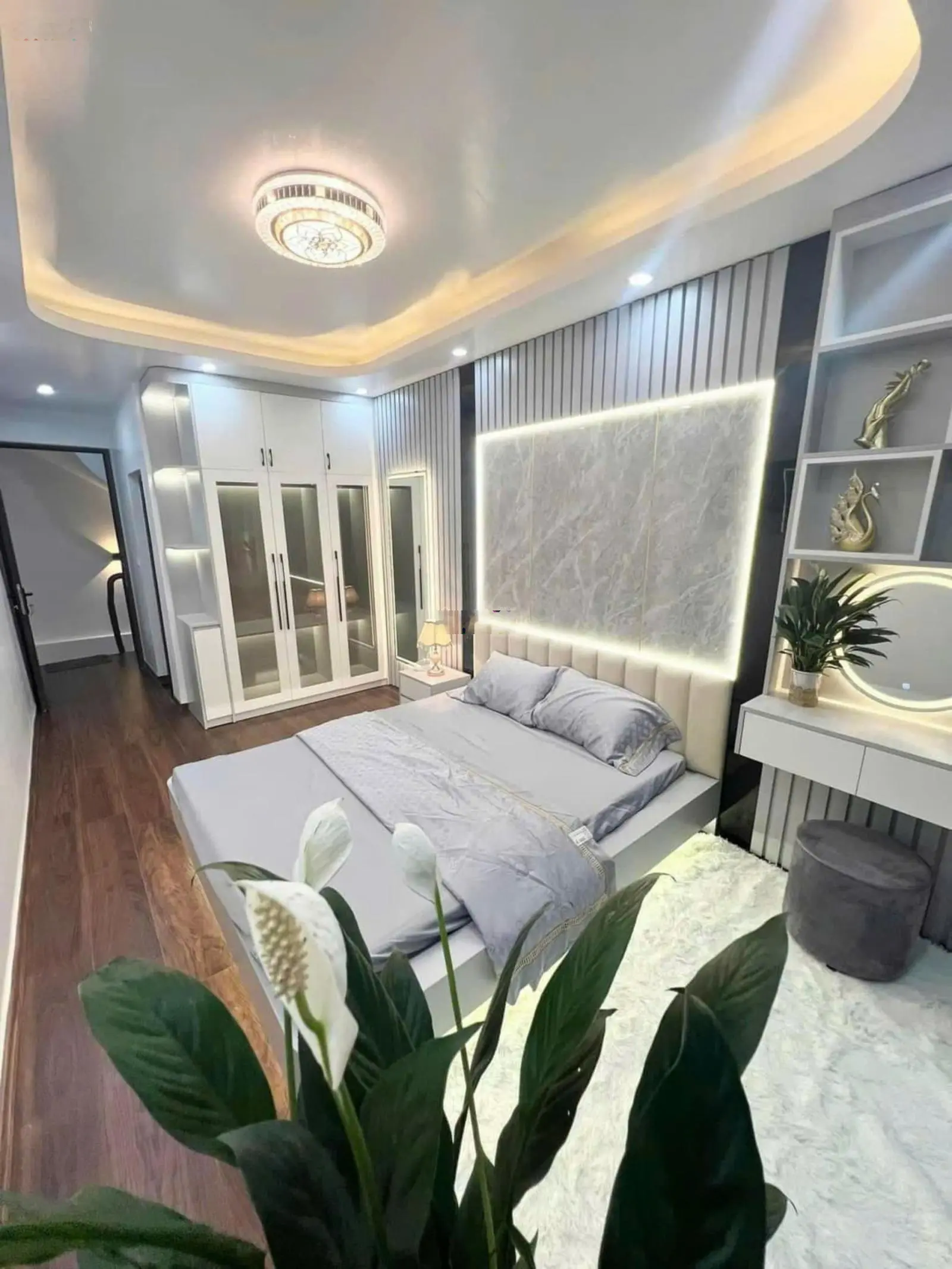 Bán nhà 30m2 xây 4 tầng đẹp phố Khâm Thiên ngõ rộng kinh doanh