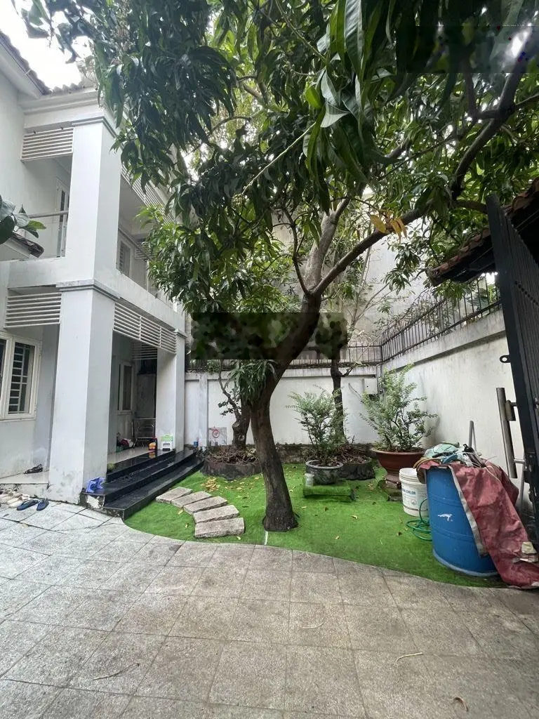Bán nhà đẹp Kiều Đàm Trần Xuân Soạn, Quận 7 ngang khủng 9m có sân vườn, gara ô tô hẻm xe hơi 8m