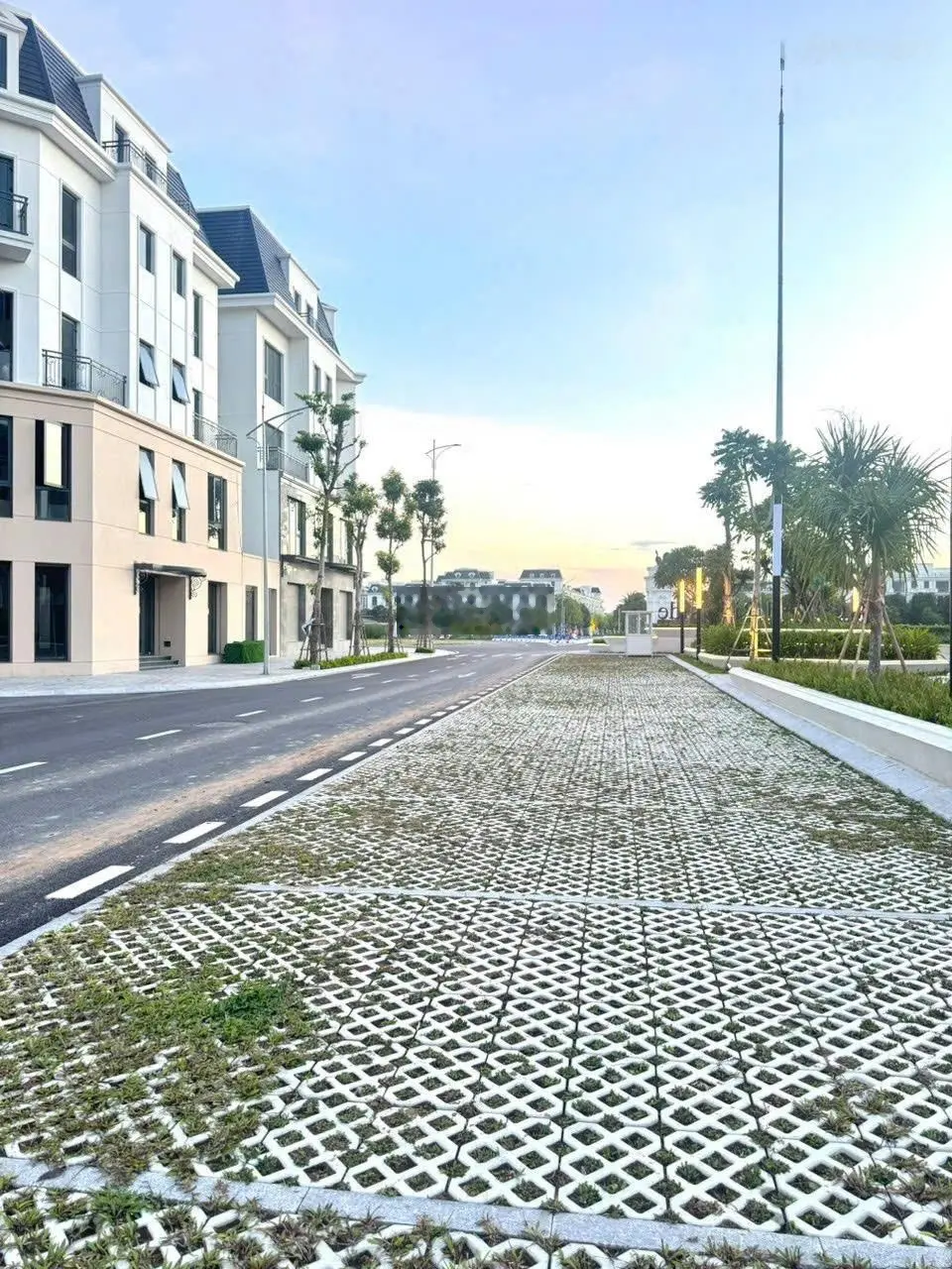 Shophouse, Liền kề View 16 toà chung cư Vinhome mà giá đất hiện tại chỉ ngang với giá chung cư.