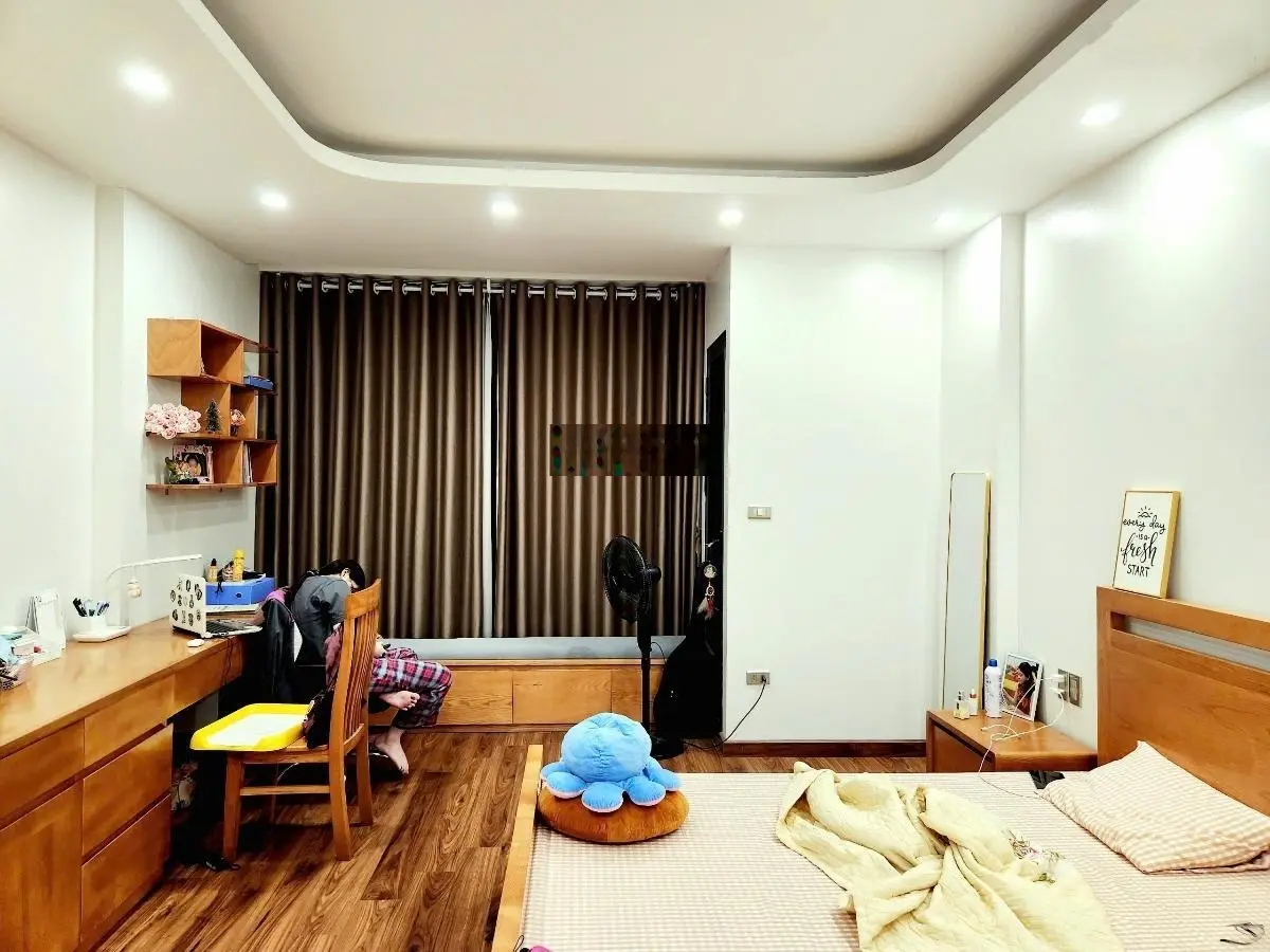 Bán nhà phố kim đồng - 8 tầng mới xây - thang máy - sổ đỏ - xung quang tiện ích ko thiếu gì