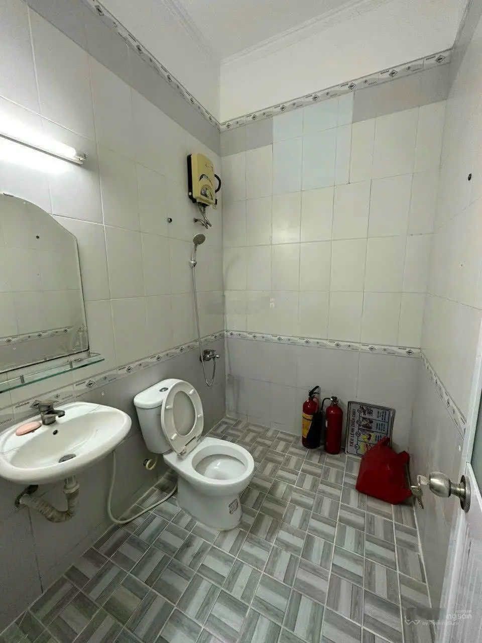 Bán nhà 4 tầng hẻm 1321 Huỳnh Tấn Phát, Phú Mỹ, Quận 7 DT: 4,5x17m có 8PN có sẵn 8 máy lạnh 4,85 tỷ