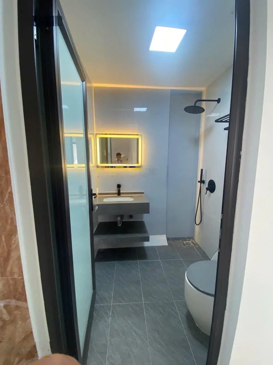Hoàng mai 6T mới mặt tiền 6,2m lô góc, thang máy, thông sàn wc khép kín ô tô 7 chỗ tránh đỗ*12,3tỷ