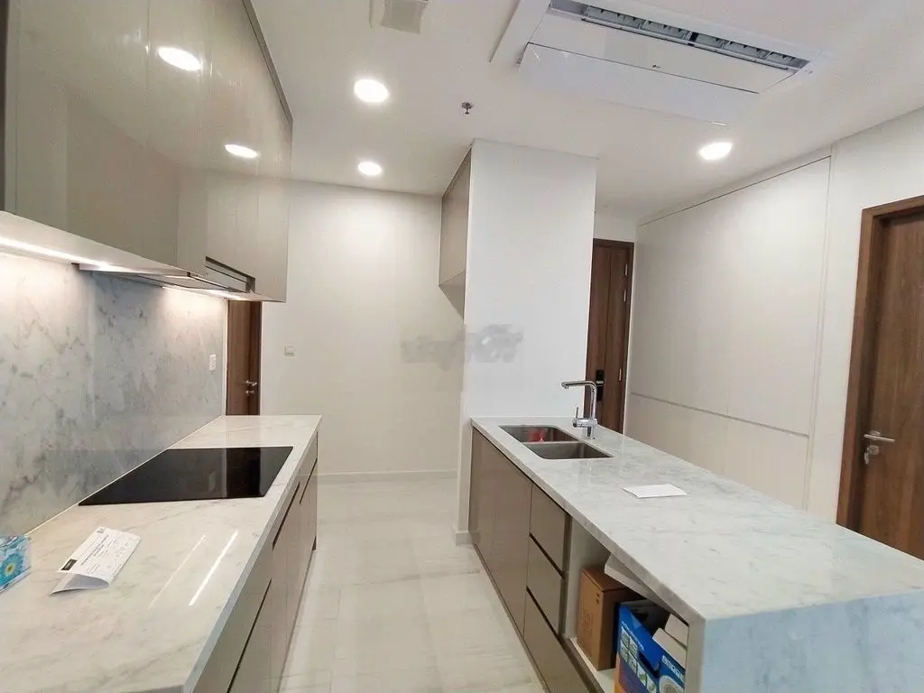 Bán căn hộ Kingdom 101 , 3PN , 105m2 , nội thất , căn góc, Giá : 8 tỷ