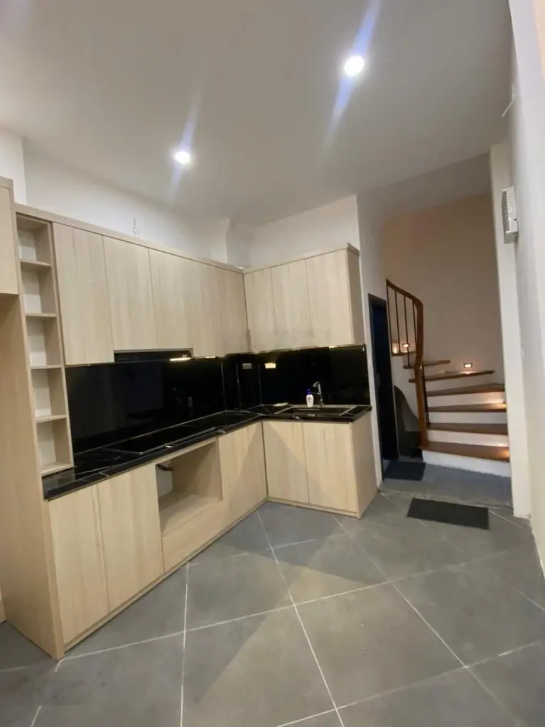 Bán nhà Hàm Nghi , 132m2 , mt14m , đã chia sổ 3 lô , vài bước ra ôtô , 20m ra phố . 16,5 tỷ
