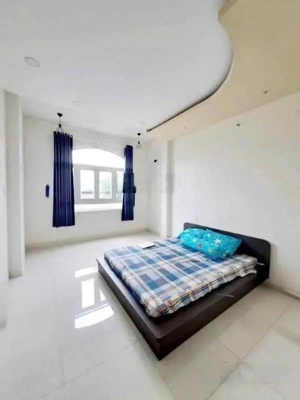 Quận 7 nhà 3 tầng mặt tiền hẻm xe hơi 50m2 giá chỉ 6,5 tỷ