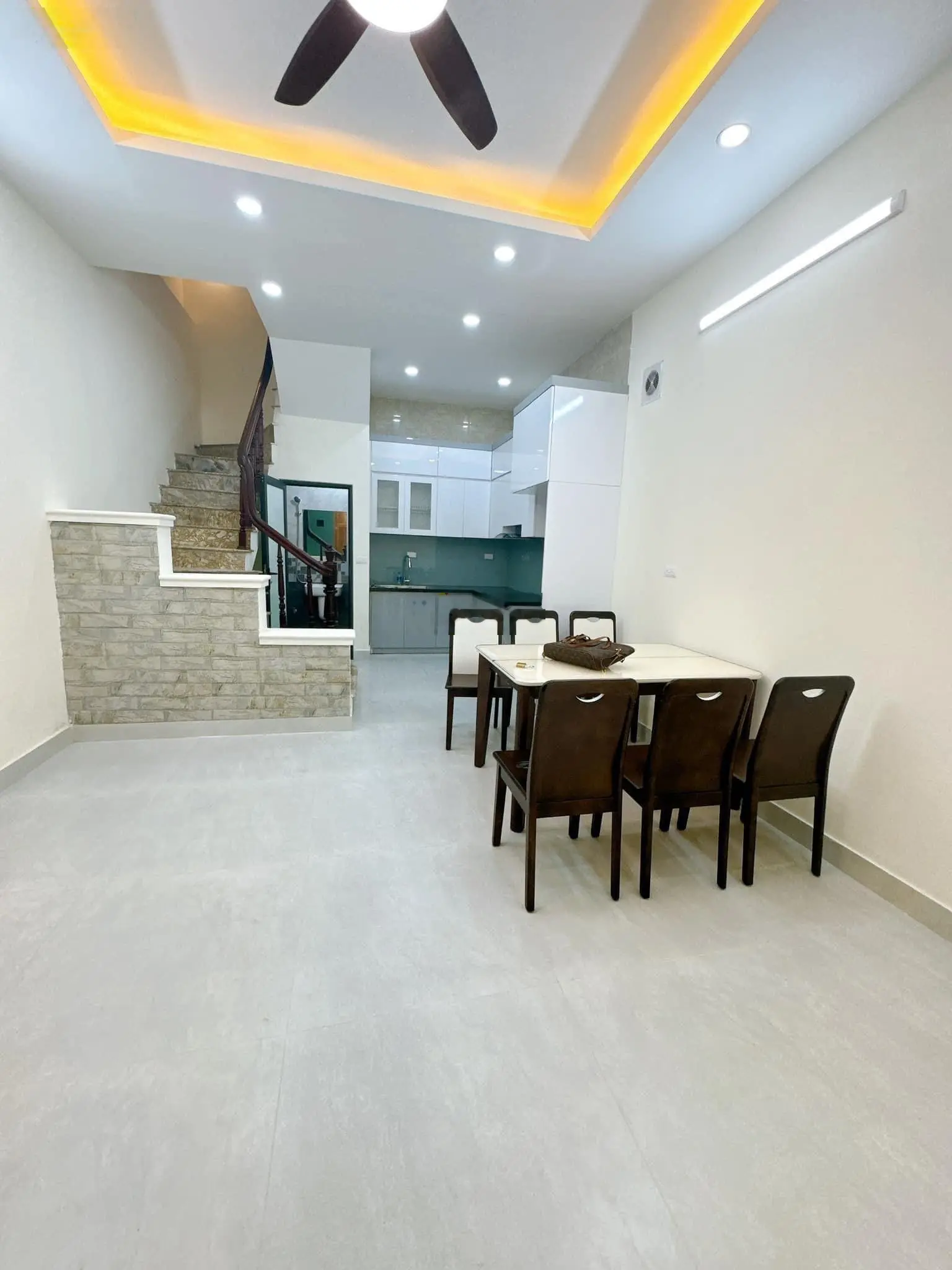 Bán nhà riêng Ngọc Khánh 34m2 5 tầng, MTx4,5m giá 6,95 tỷ ở ngay LH 0987 396 ***
