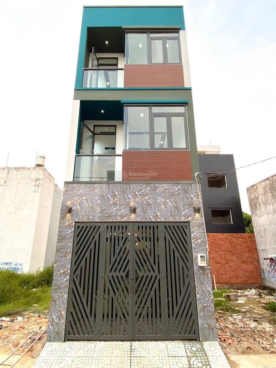 Bán nhà mới 1 trệt 2 lầu hẻm xe hơi đường lò lu - quận 9. full nội thất giá chỉ 5,27 tỷ