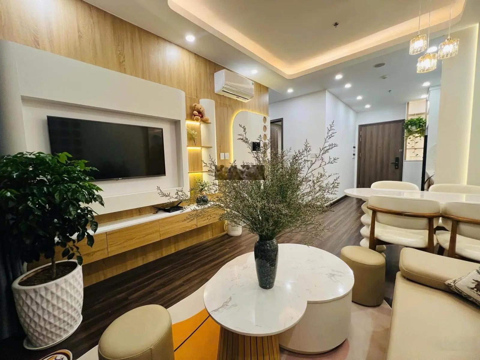 Duy nhất căn 2pn 1vs tại Hoàng Huy Commerce tòa cao cấp Lotus giá 1.860 cực tốt.Lh: 0989 488 ***