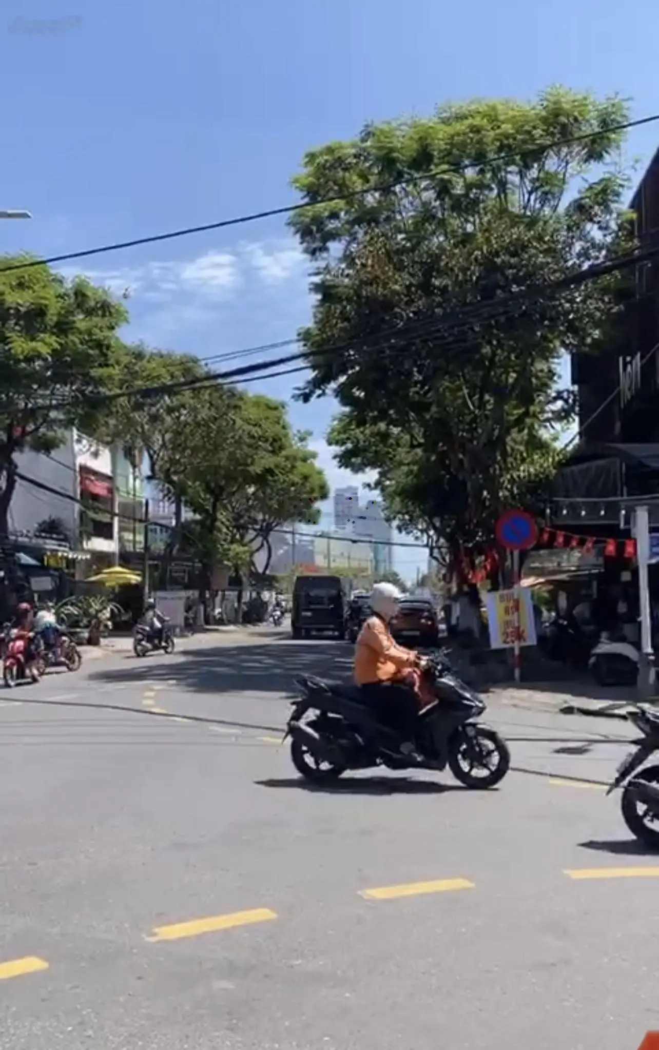 Cắt lỗ sâu 2tỷ bán nhà 3 tầng châu thị vĩnh tế ngay ngã tư giao đỗ bá phố ẩm thực sẵn hđ 40tr/tháng