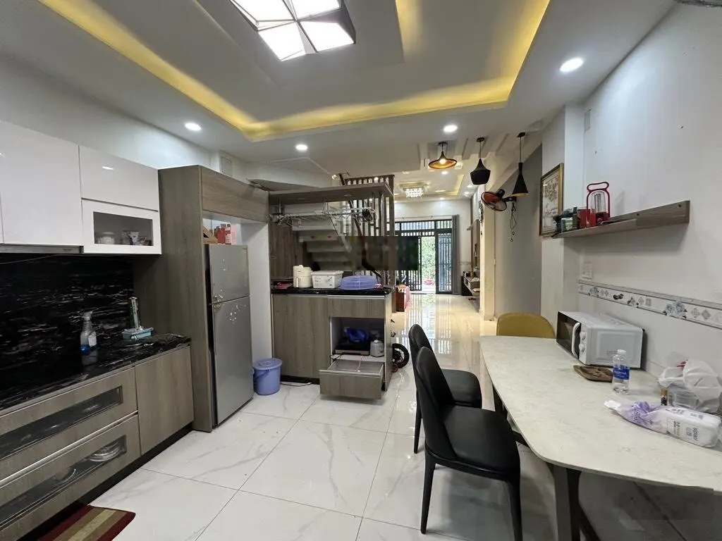 Siêu phẩm nhà phố ngay chung cư Cây Keo Tam Phú, DT 64m2 3 tầng, SHR, giá nhỉnh 6 tỷ.