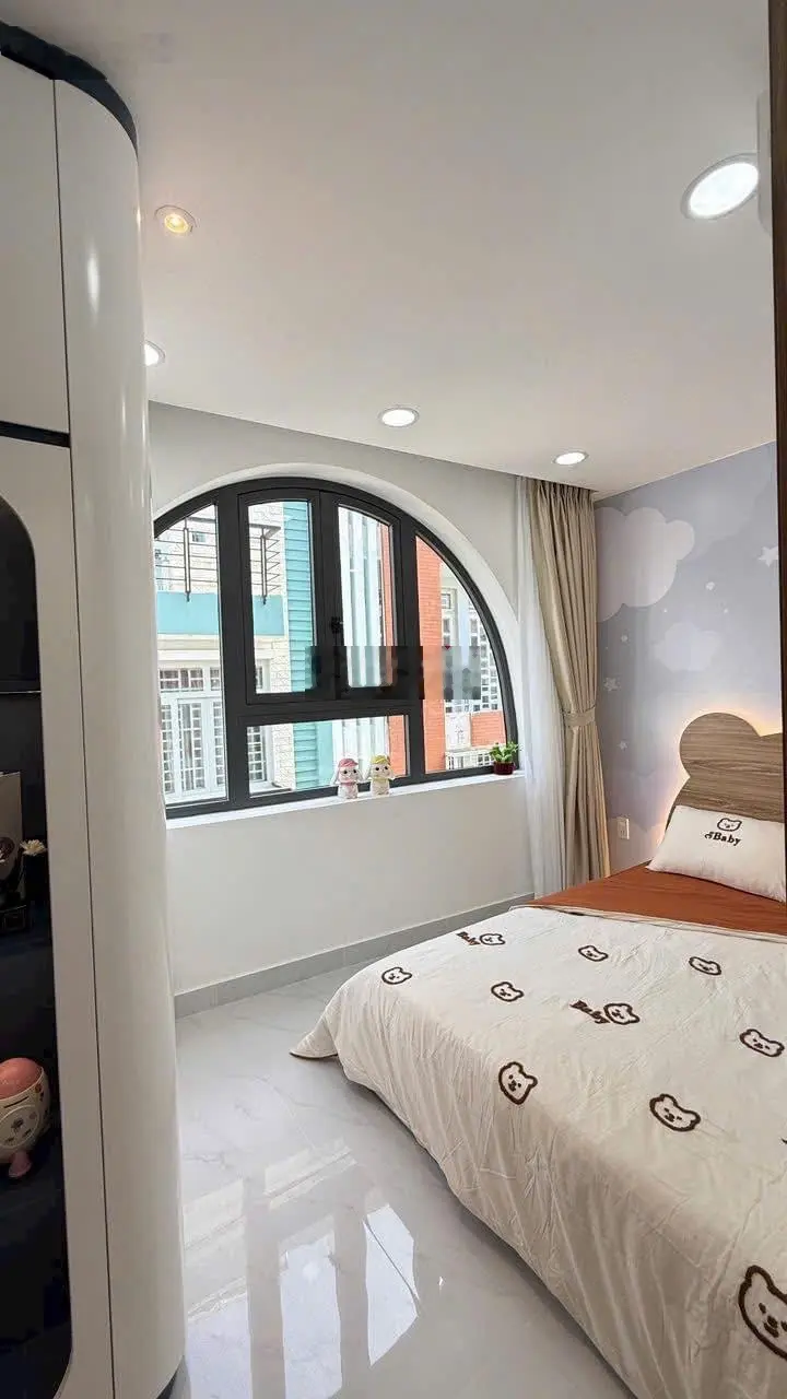 Lên sóng nhà đẹp bán nhanh! Đường Nguyễn Chính Sắt Phường 13 Quận Tân Bình,DT:30,4m2/2 Tỷ 950,HXH