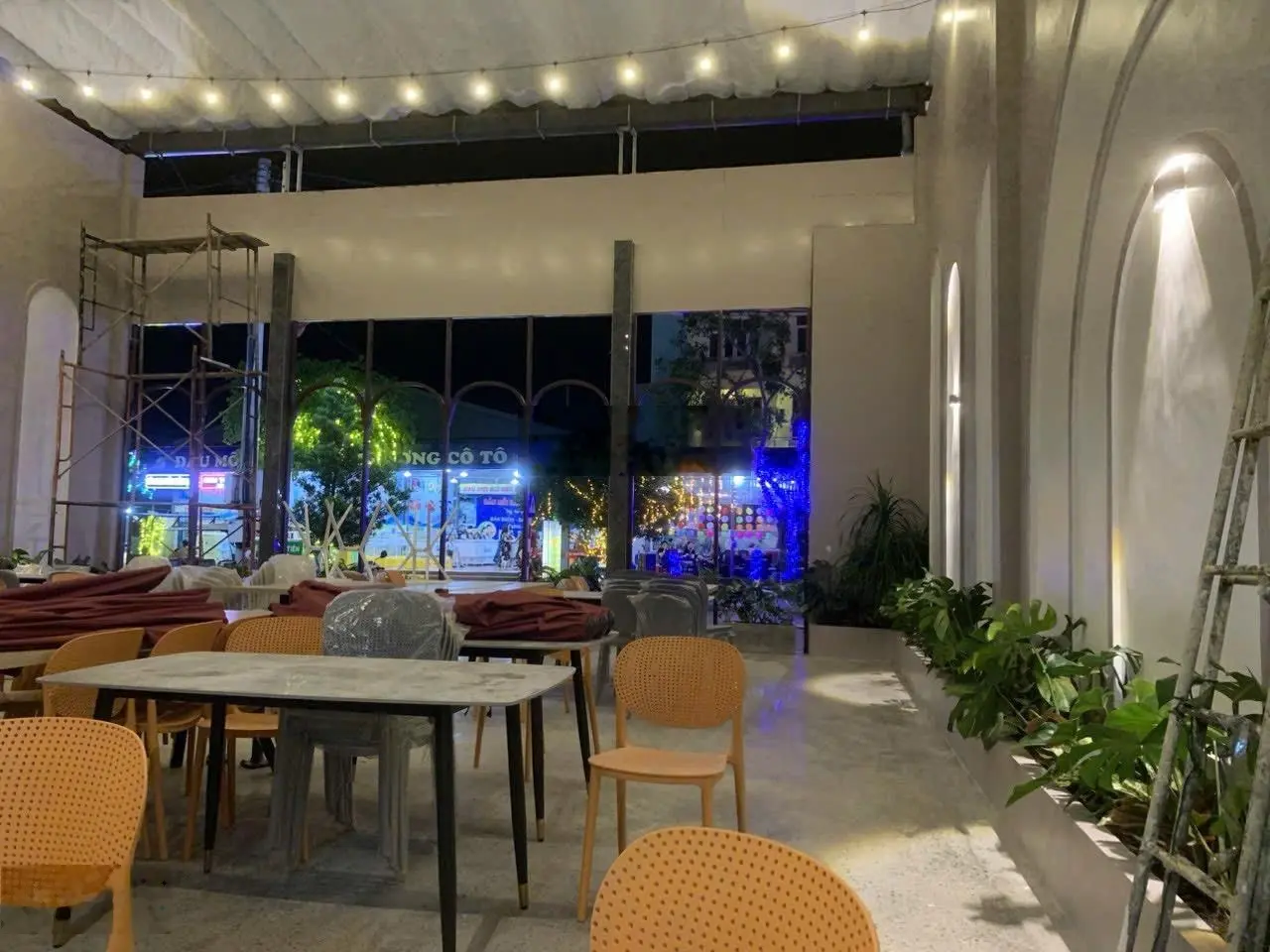 Nhà mặt phố cô tô - 2 mặt phố - kinh doanh 300m - view biển chỉ 28 tỷ