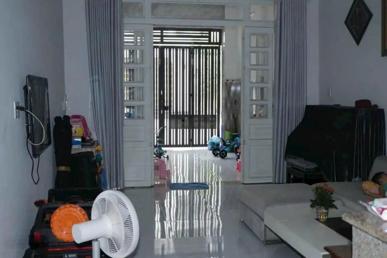 Bán nhà mặt tiền đường Dương Cát Lợi, TT Nhà Bè DT 4x19m. 3 tầng ST. Giá 7.9 tỷ TL
