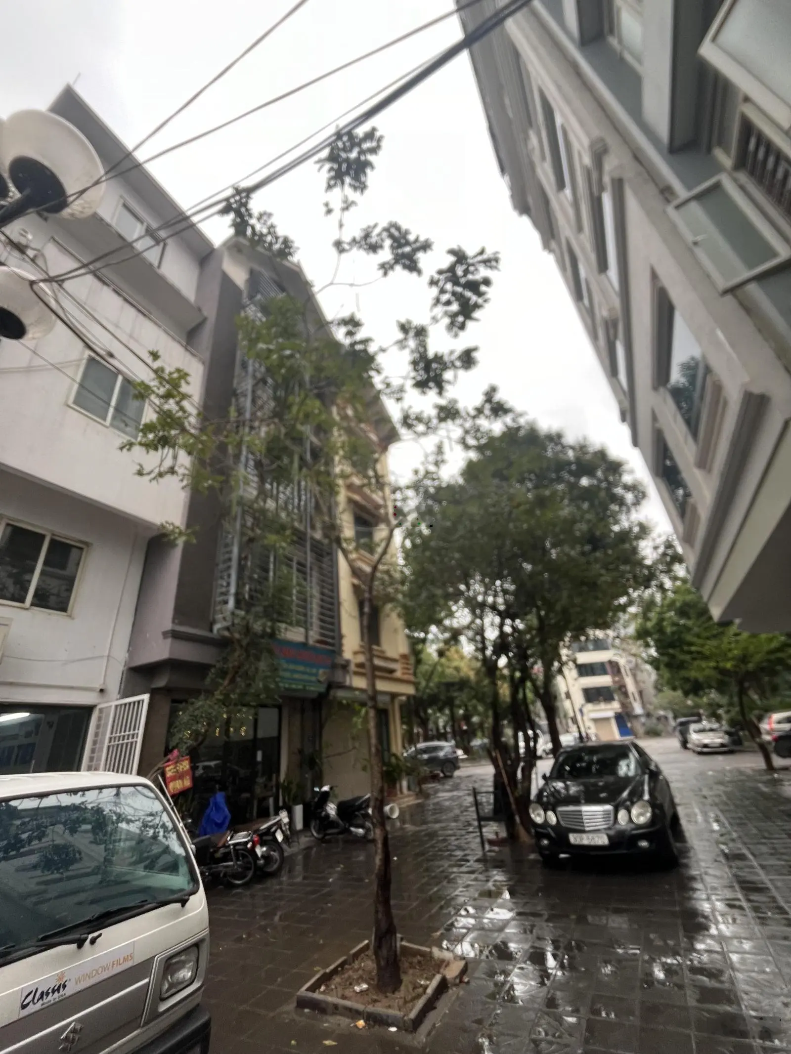 Bán nhà phân lô Nguyễn Văn Linh cạnh Aeon Mall Vĩnh Tuy ô tô tránh ở sướng, nhà đẹp như mới
