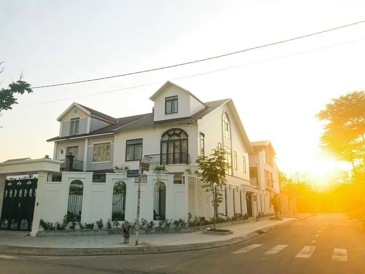 Sở hữu ngay nền 90m2/2tỷ6 KDC ven sông P. Tân Phong, Q7. Sổ sẵn, XDTD, view công viên