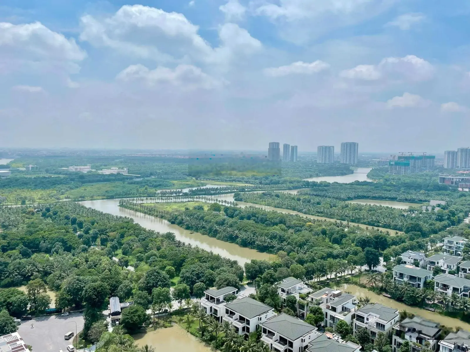 Bán căn hộ Sky Oasis 3 phòng ngủ, ban công Đông Nam, có sổ đỏ giá tốt tại Ecopark