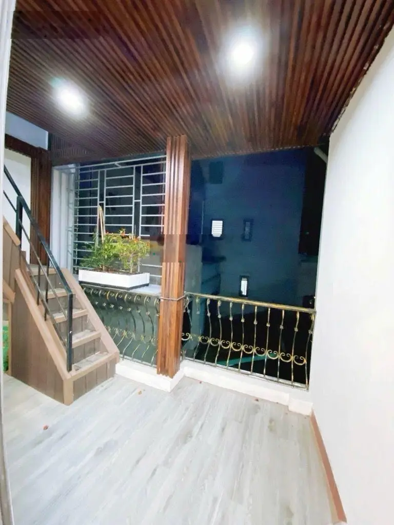 Bán gấp nhà phố đông thiên - 37m2 - 5 tầng - 4 ngủ - ngõ nông - 20m ra oto - 6.8tỷ