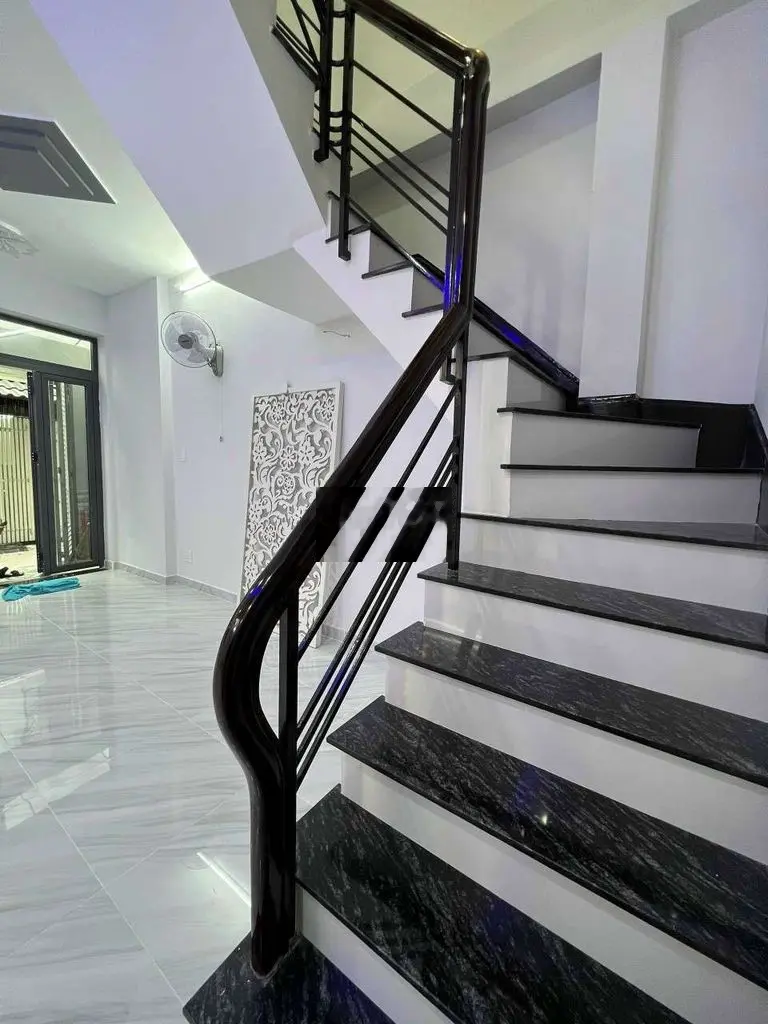(6.6 TỶ) NHÀ 3 LẦU ĐẸP SƯ VẠN HẠNH ,HẺM 4M AN NINH SẠCH SẼ