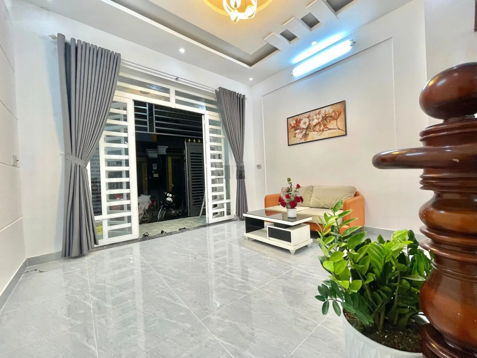 Cần bán gấp nhà 1trệt, 1lầu ~ 54m2 (SHR). (Hình thật 100%)