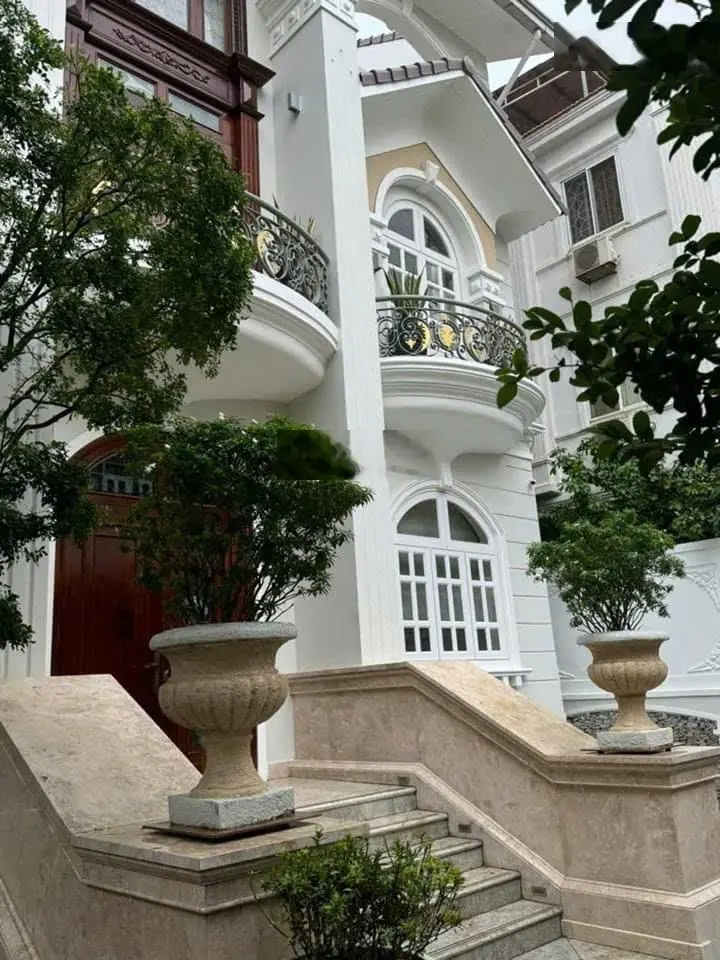 Biệt thự MỚI ngay quốc Hương Thảo Điền Quận 2 | 14x26m hầm 3 tầng | hồ bơi sân vườn - giá chỉ 69 tỷ