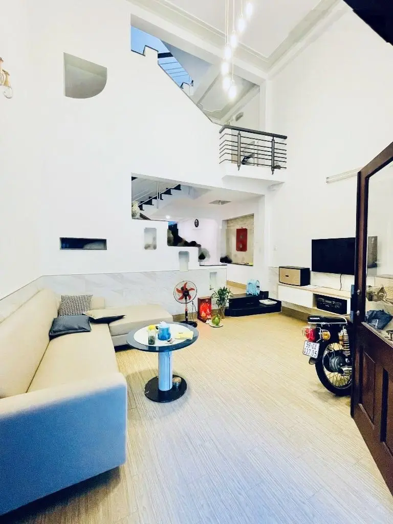 Khu hiếm nhà bán, nhà 70m2 ngang 5m, ngay Hoàng Việt-Út Tịch, P4, Tân Bình, gần sân bay, 9 tỷ nhỉnh