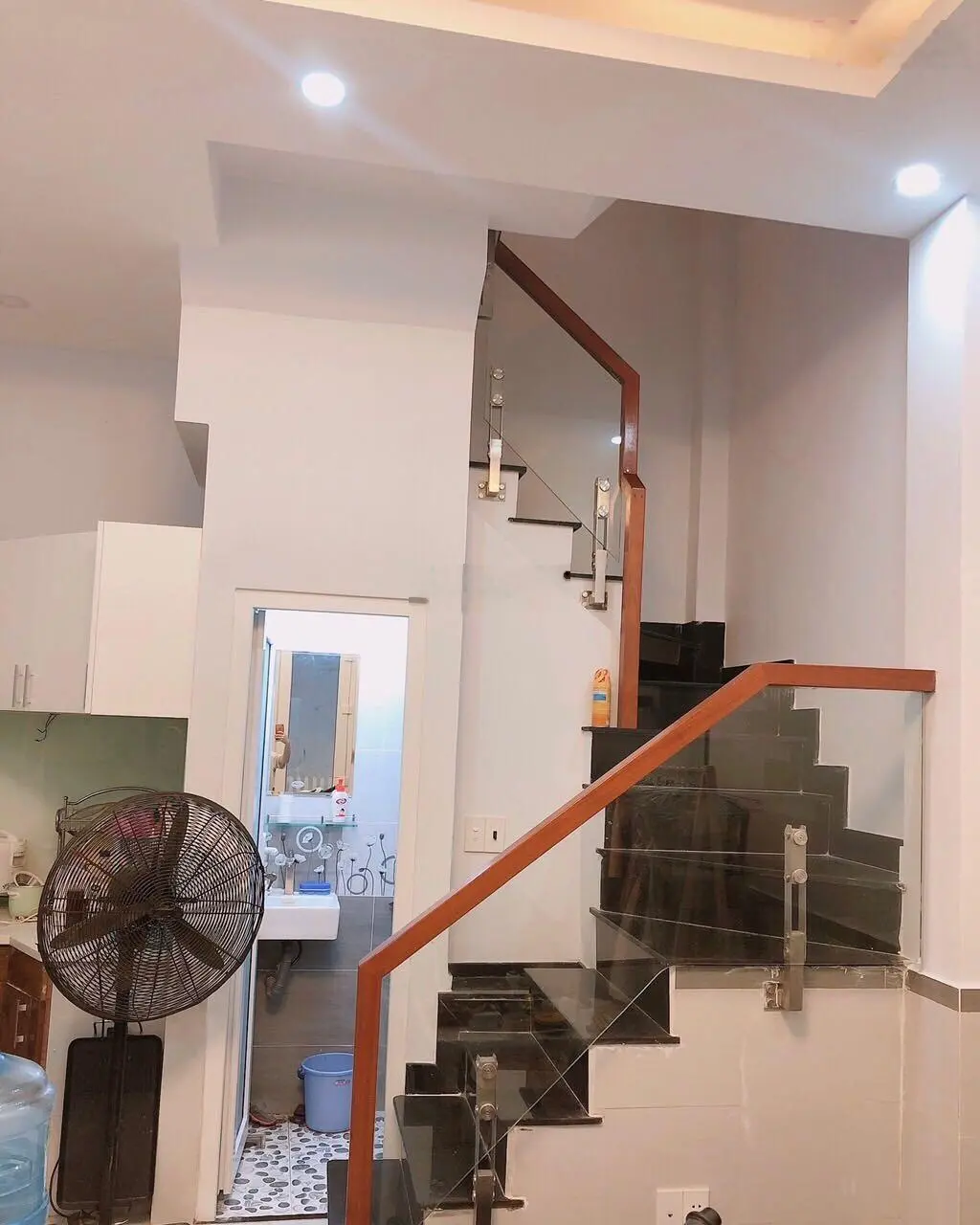 Bán dùm cho người quen nhà đẹp khu dân trí Hồ Văn Huê Phú Nhuận nhà 4 lầu giá 5.3 tỷ TL