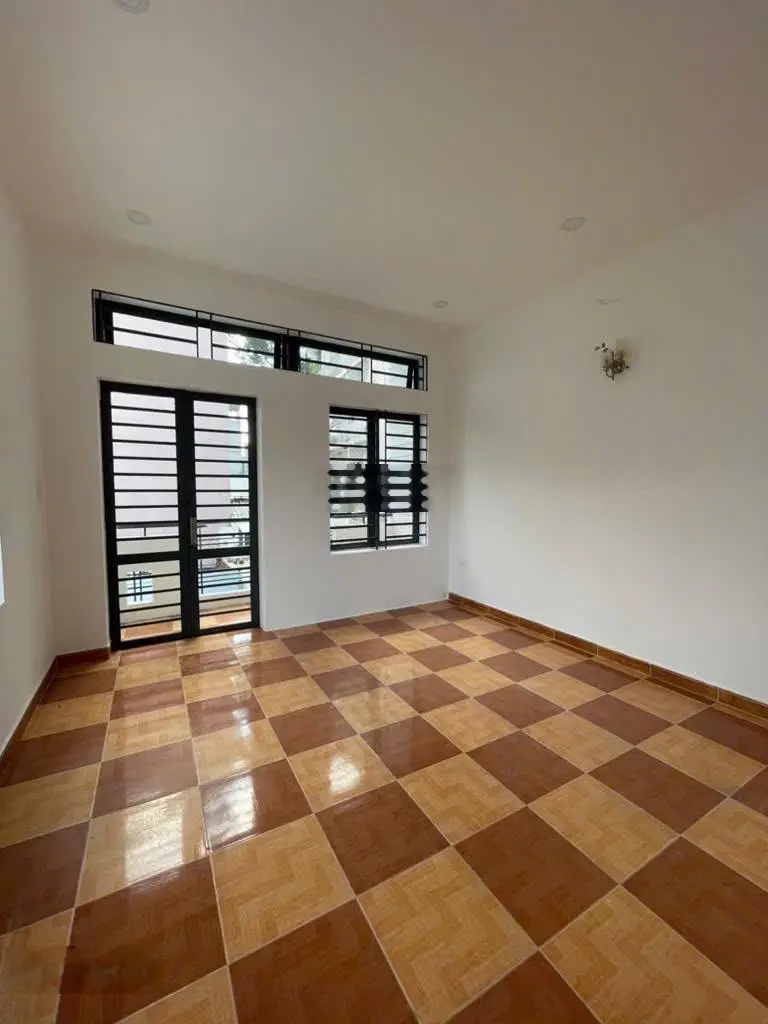 Bán nhà 3 tầng DT: 4x12,5m, TC 50m2 Trần Quang Diệu, Quận 3- khu vực buôn bán thời trang-giá 8,8 tỷ