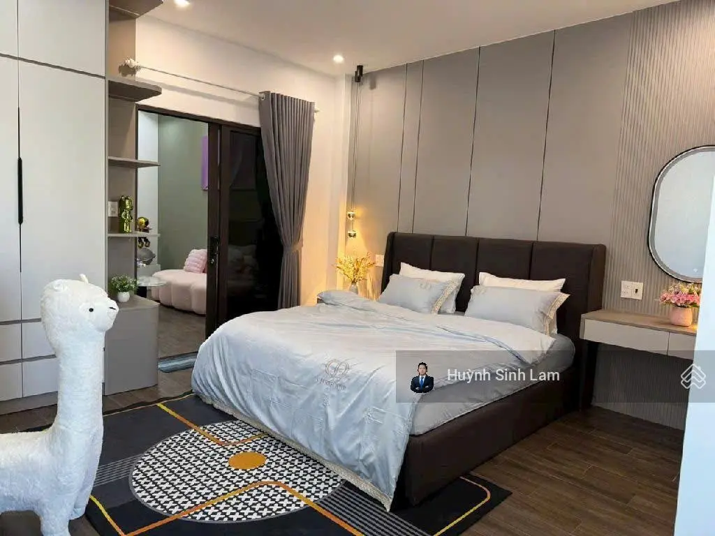 Bán nhà 4 tầng mặt tiền đường 7m5 , sát biển phạm văn đồng- đối diện trường cấp 3- sơn trà