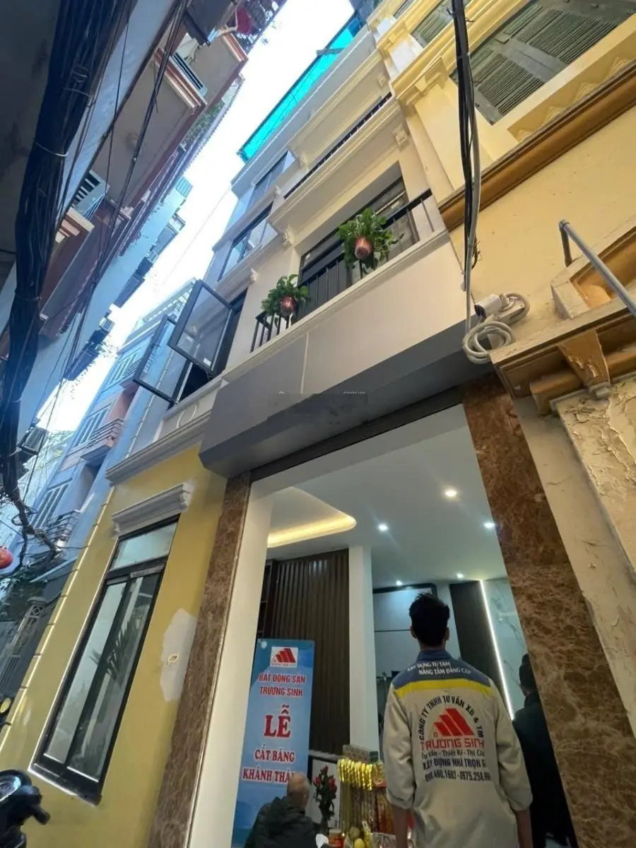Bán nhà Cầu Giấy ngõ thông, 50m ra mặt phố, hai thoáng DT 45m2 x MT 5m giá 11,5 tỷ