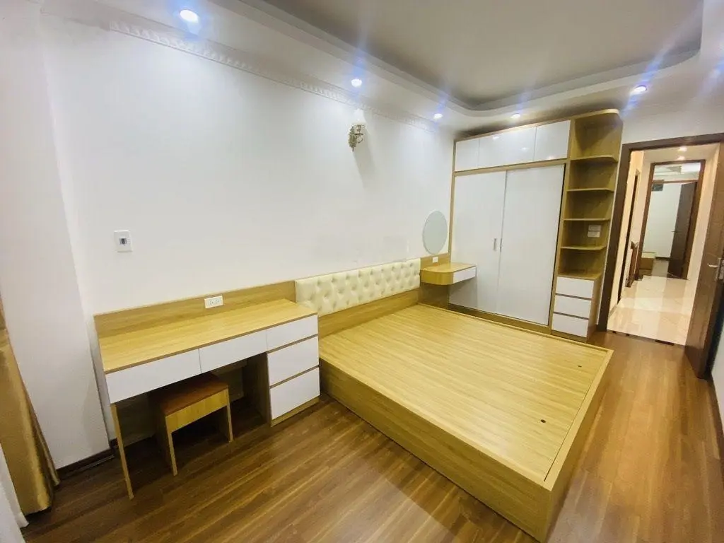 Nhà ngã tư Tân Mai, Trương Định, sát ô tô tránh, 60m2, 5T, lô góc chỉ 7,5 tỷ