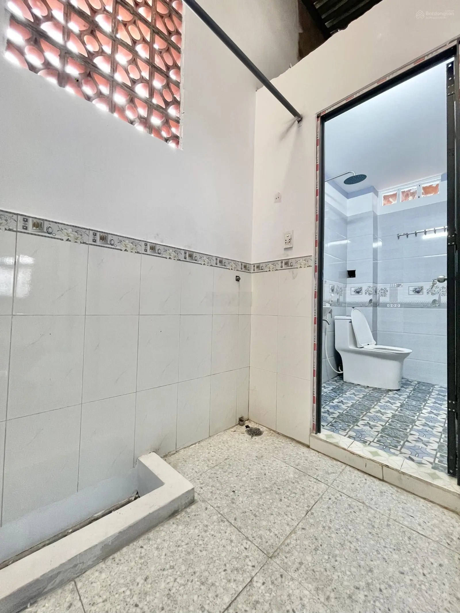 Cần bán nhà sổ chung lầu trệt hẻm thông đã có số lô số thửa chờ ra sổ gần chợ tân long