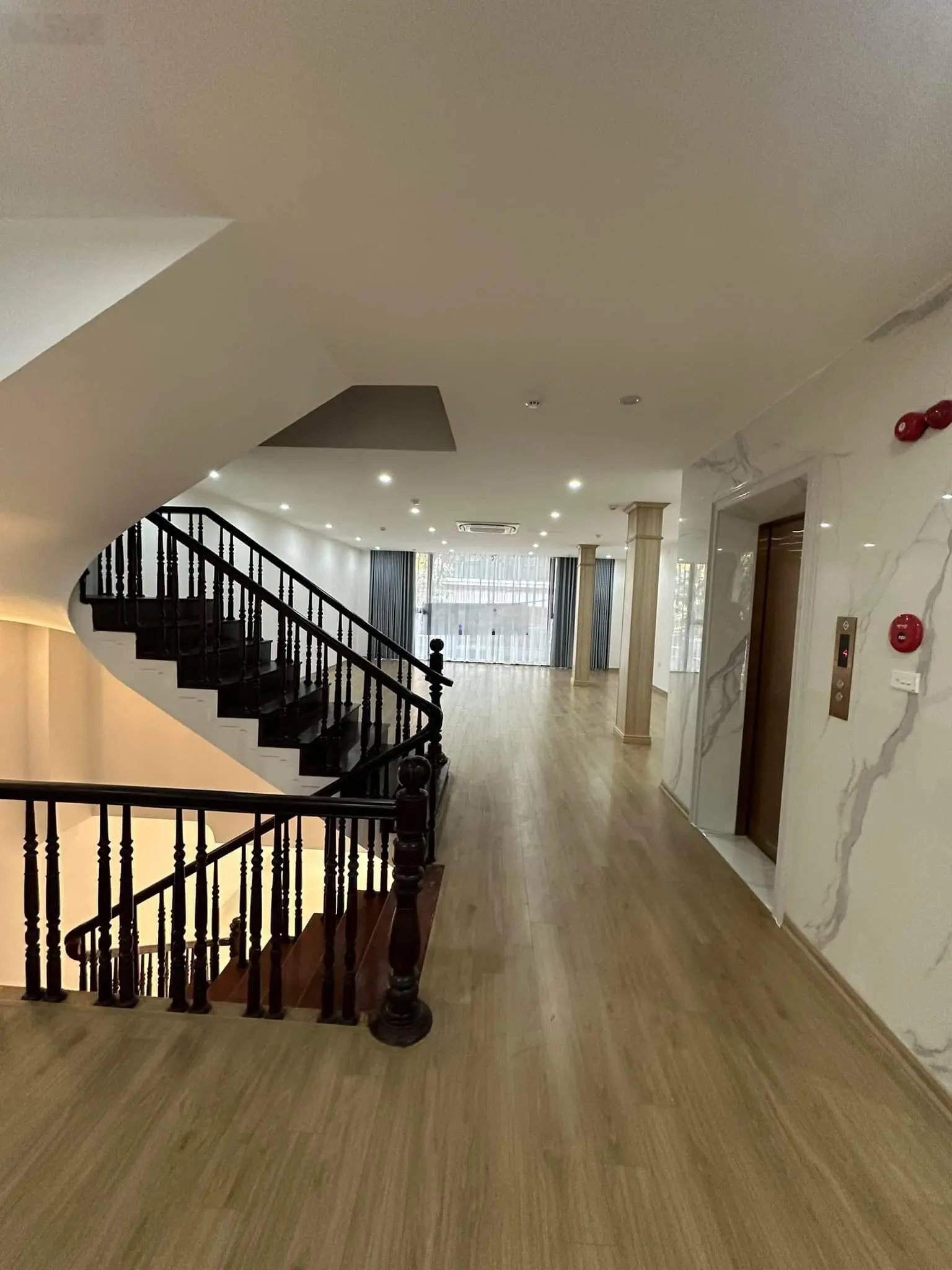 128m2 - mặt tiền lớn 7m - 65 tỷ - nhà phân lô vip khu Cầu Giấy - vỉa hè bát ngát - kinh doanh đẹp