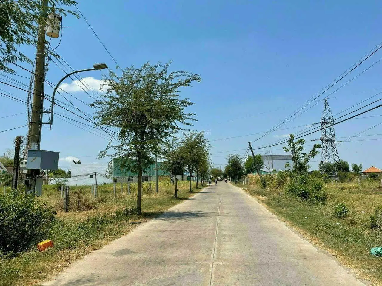 Cần bán 500m2 full thổ cư, mặt tiền đường Nguyễn Thị Bài, xã Long An, SHR, giá rẻ bán nhanh