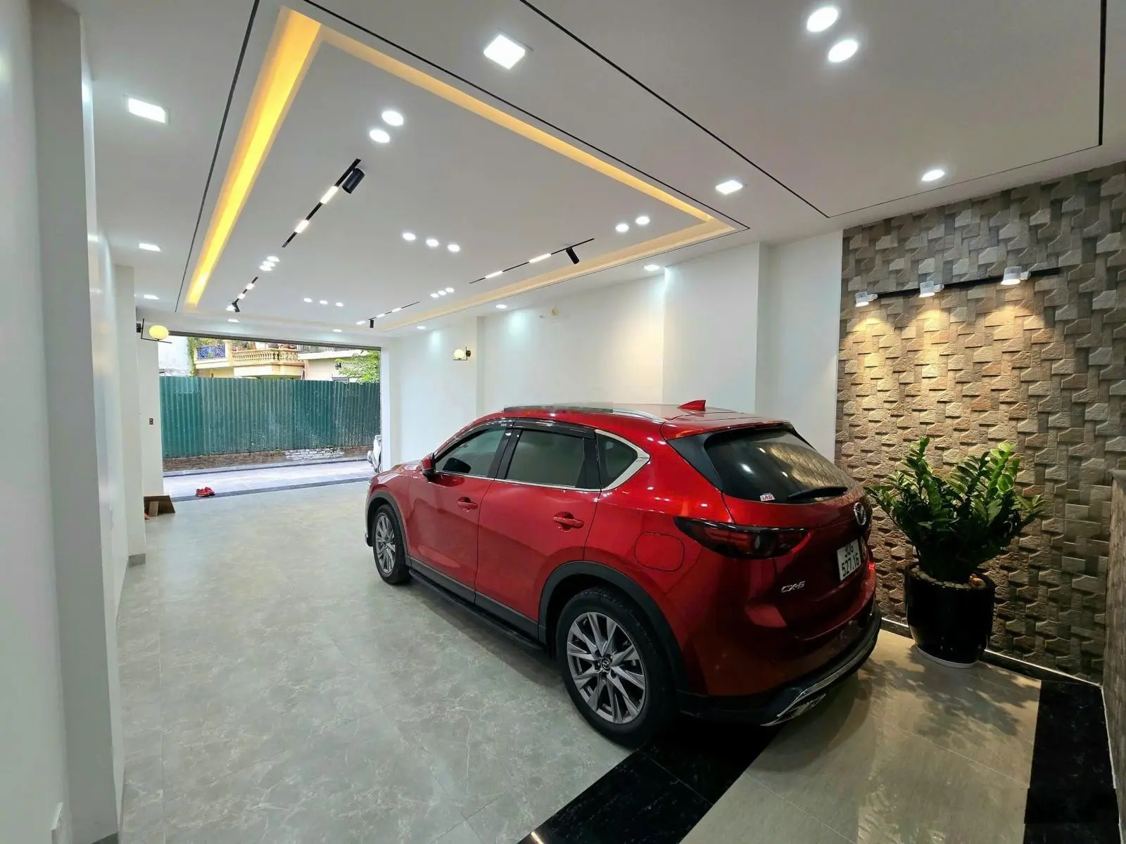 Bán nhà Nguyễn Văn Cừ 66m 4ngủ, thang máy nội thất sang xịn gara 2 ô tô gần cầu Chương Dương 16xty