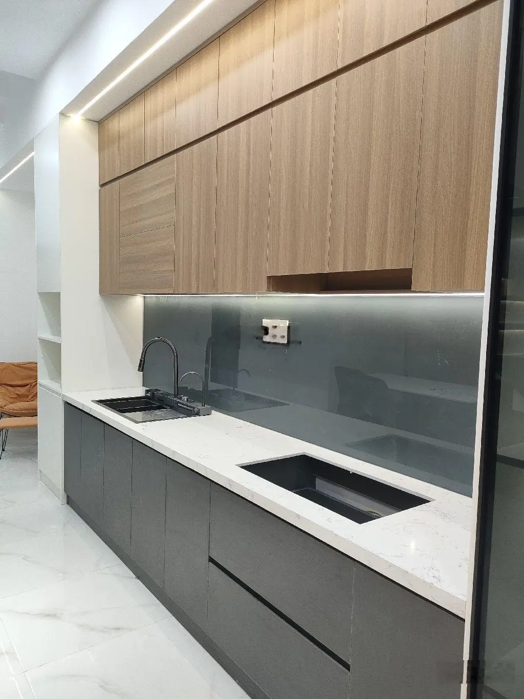 Chủ gửi bán nhà 2 tầng phạm nhữ tăng ,nhà cách đường tầm 10m chỉ 2 căn nhà,nhà đẹp full nội thất