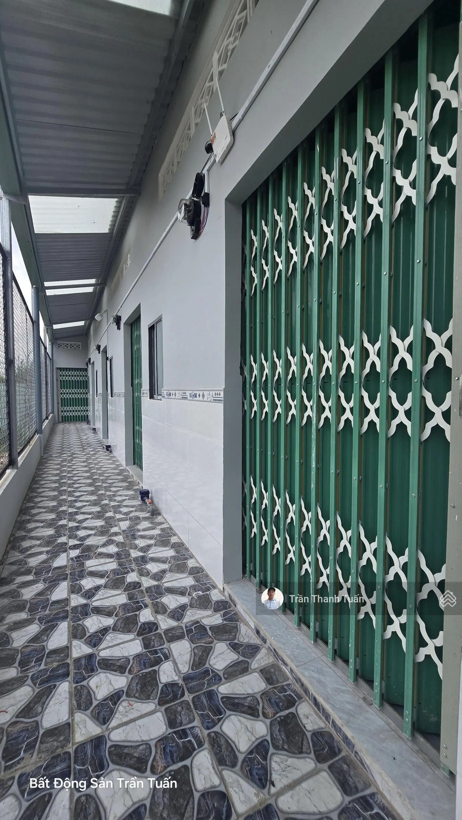 Dãy Trọ Mới Hoàn Thiện, 5x25 gồm 1 căn Lầu và 5 phòng trọ, Mặt tiền đường Nhựa, thu 11,6tr/tháng