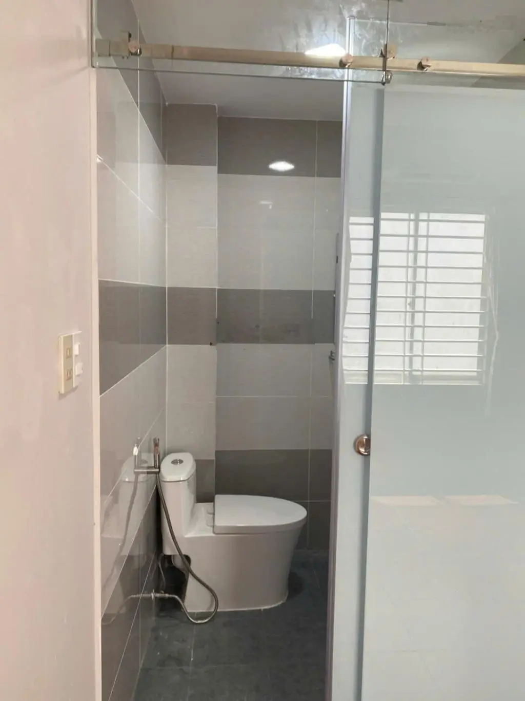 Nhà đẹp 3 tầng đường 339 kế Đỗ Xuân Hợp Phước Long B Quận 9 - hẻm xe hơi - nhỉnh 7 tỷ thương lượng