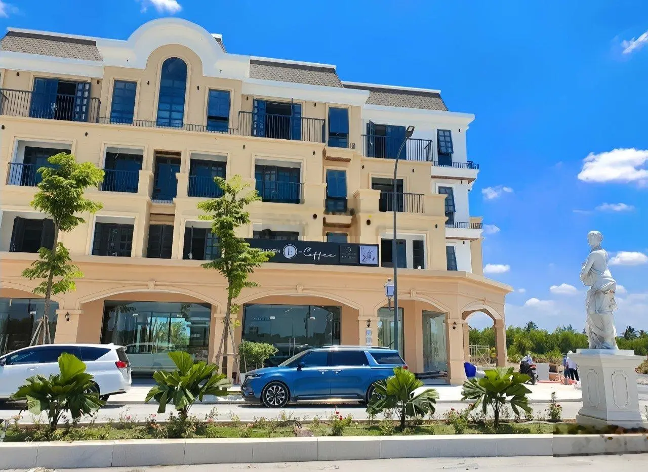 Duy nhất 1 căn góc 2 mặt tiền đường ngay trung tâm hành chính Thủ Thừa tiện ở và kinh doanh