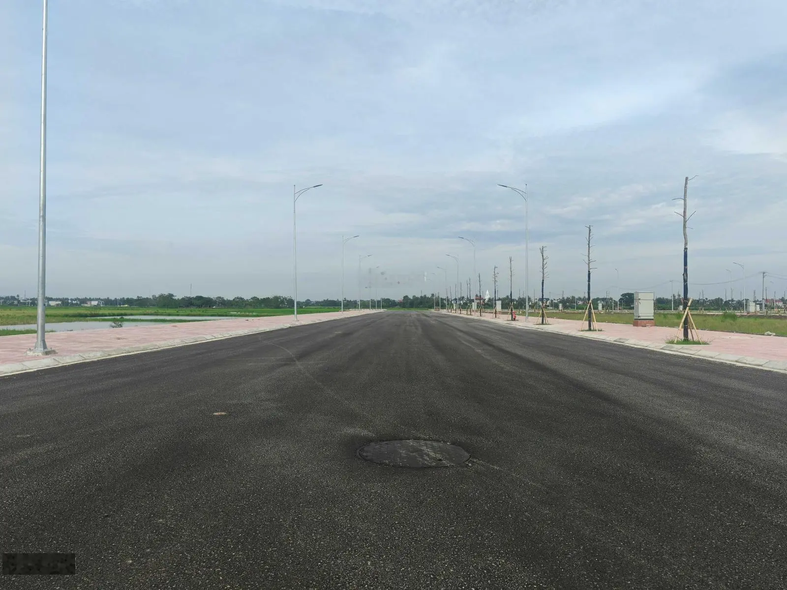 Siêu rẻ! Đất đấu giá TP Thanh Hóa 100m2 đường rộng 18 - 27m giá chỉ hơn 7tr/m2 cách Vinhomes 4km