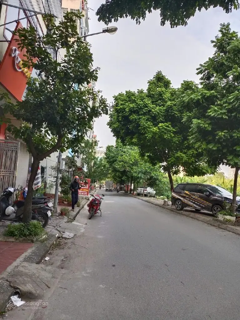 Nhà 5 tầng vỉa hè kinh doanh siêu lợi nhuận kđt dương nội, lê trọng tấn