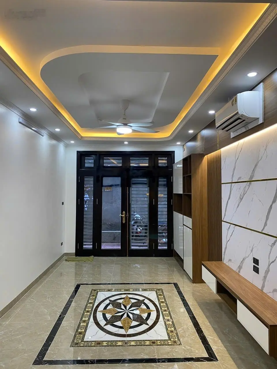 Siêu phẩm trình làng, giá rẻ giật mình, ô tô vào tận cửa, DT 36m2, Xuân Phương Hoài Đức