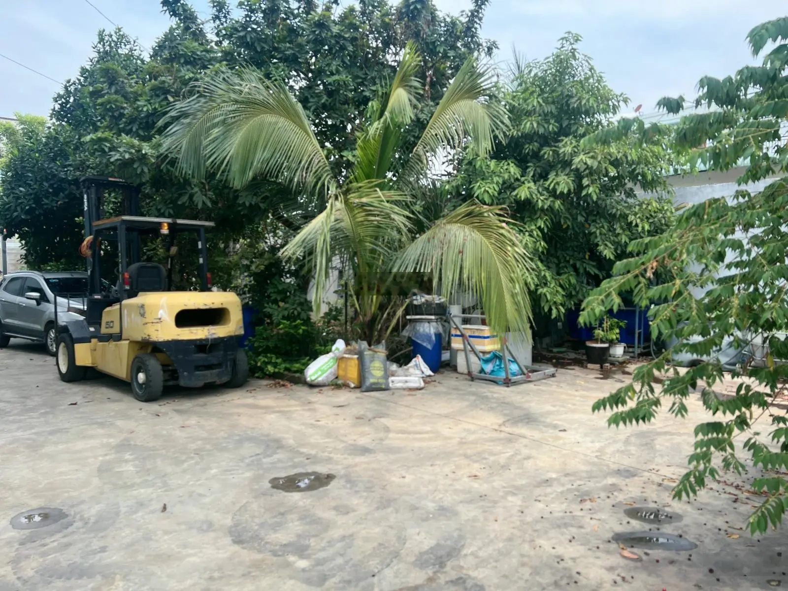 Anh trai ở Hà Nội cần bán khu phức hợp toà nhà và lô đất 600m2 tại KDC Đông An