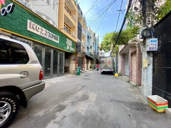 Nhà đẹp, mới xây 5 tầng - ô tô o7 chổ ngủ nhà. Ngay Thành Thái.