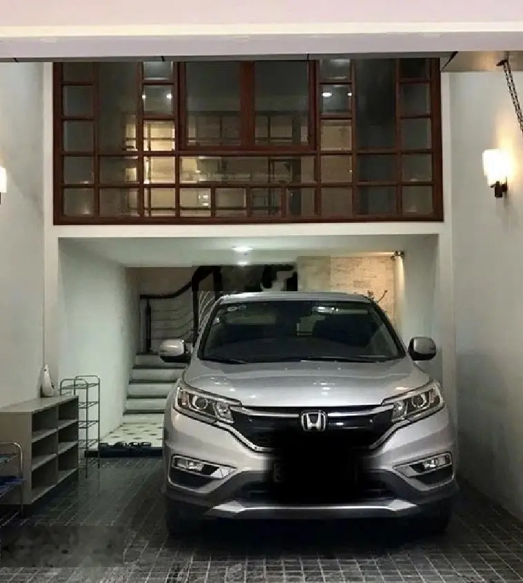 Phân lô - Vĩnh Phúc - Ô tô đỗ trong nhà - 5 tầng 15 tỷ (thương lượng)