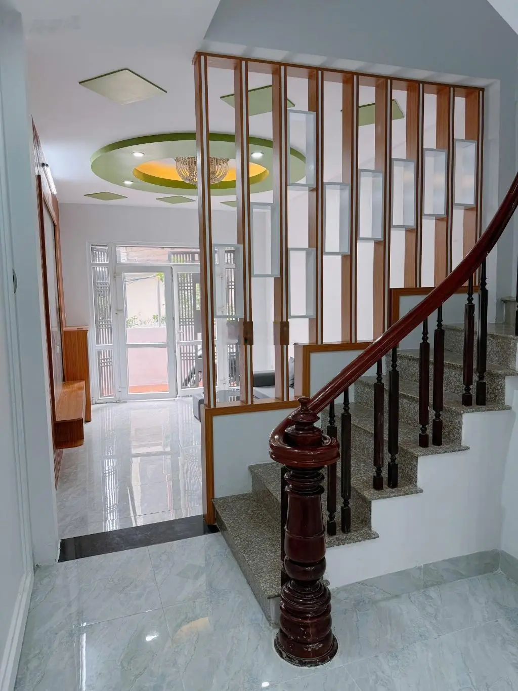 Phú diễn Nhà đẹp ở ngay 43m2 . 5tầng ô tô sát phố 7,59 tỷ