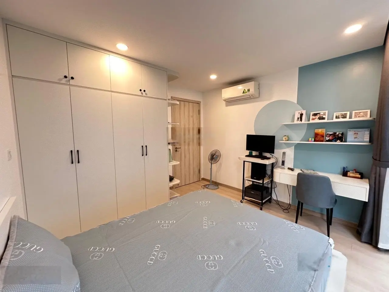 Tôi cần bán gấp căn 3 ngủ 91m2 The Garden Hills, Giá 5,2 tỷ, sẵn sổ full nội thất. LH 0989 526 ***