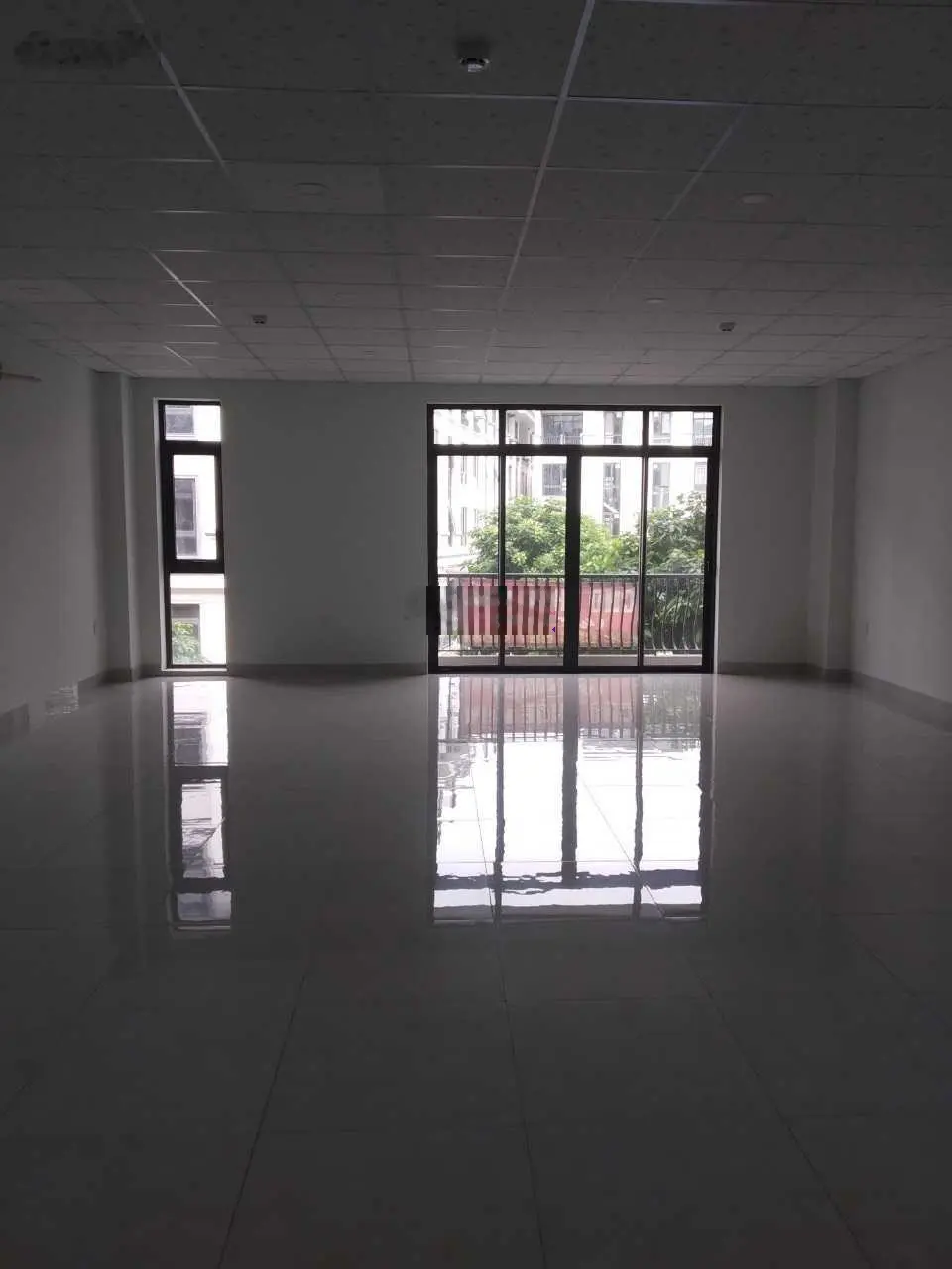 Cần bán gấp - Tòa nhà văn phòng cao cấp - 7x20m - Hầm 5 tầng - Phù hợp làm trụ sở công ty