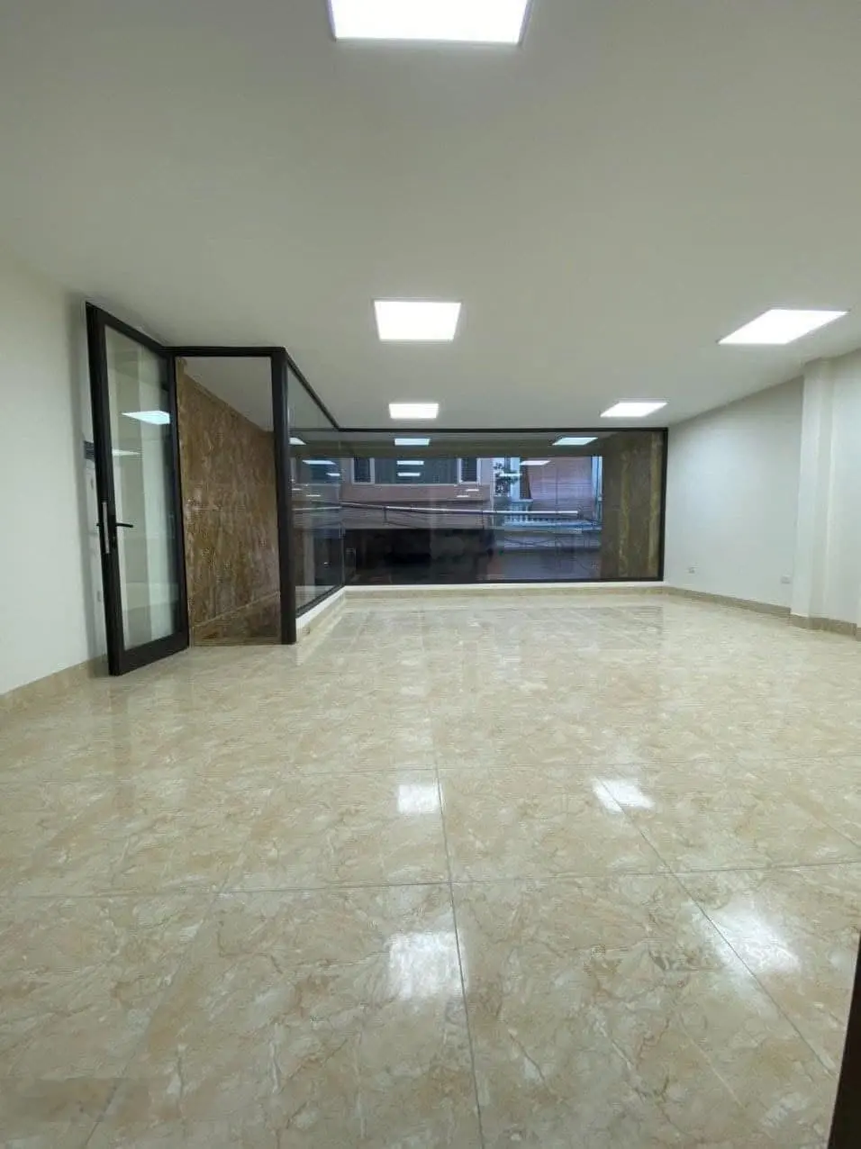 55 tỷ - 200m2 - có ngay building 10 tầng - mặt tiền 6m - 2 thoáng vĩnh viễn - dòng tiền 180tr/tháng