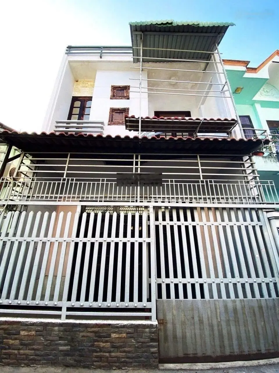 Bán nhà 2 tầng sổ riêng gần Quốc Lộ 13, Thủ Đức hẻm ô tô, giá chỉ 4 tỷ 950