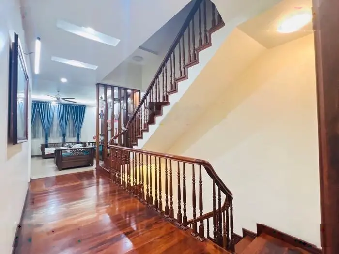 Bán nhà mặt phố Nguyễn Văn Lộc Hà Đông. Vị trí trung tâm, kinh doanh đỉnh cao. 5 tầng 100m2 42,5 tỷ